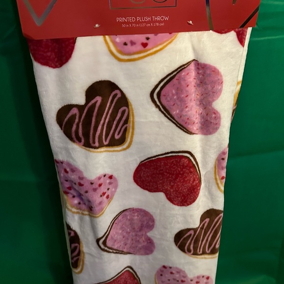 DECO plush throw blanket with donut hearts - Picture 5 of 9